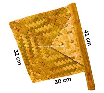 Traditional kipas sate bamboe